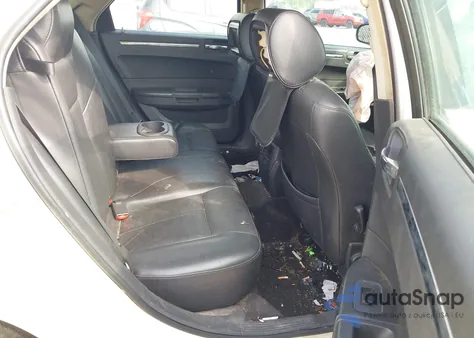 2010 Chrysler 300 Touring/Signature Series/Executive Series from USA, damaged, VIN 2C3CA5CV6AH284038